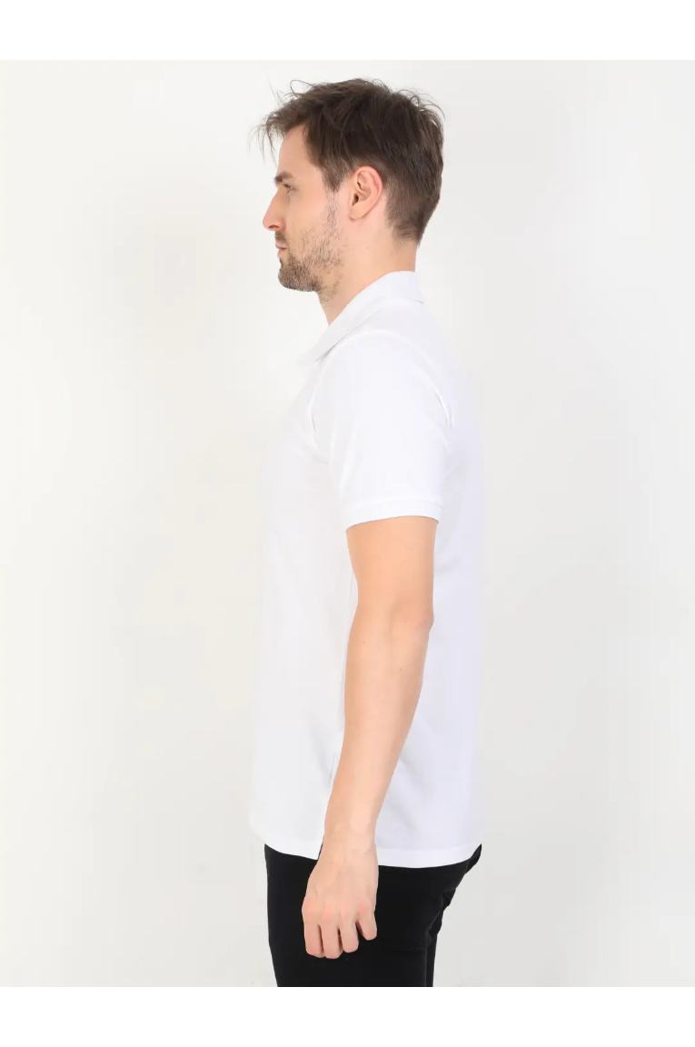 Left Shoulder Look Of Men In White Color T-shirt