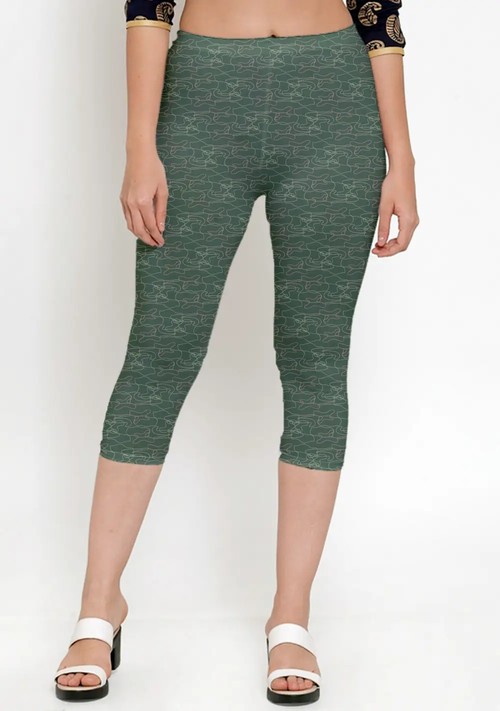 Camouflage Lines Pattern Green Women Capri Leggings Pant