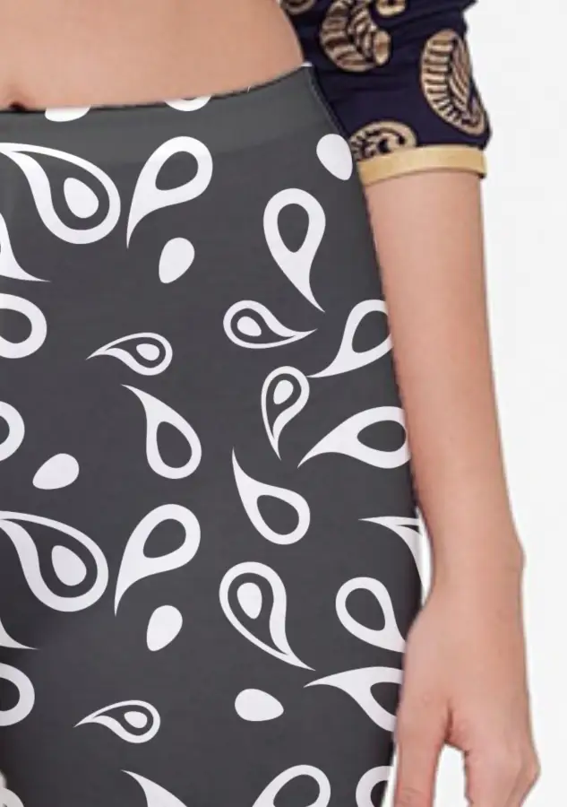 Paisley Print Women Capri Leggings Pant - Image 2