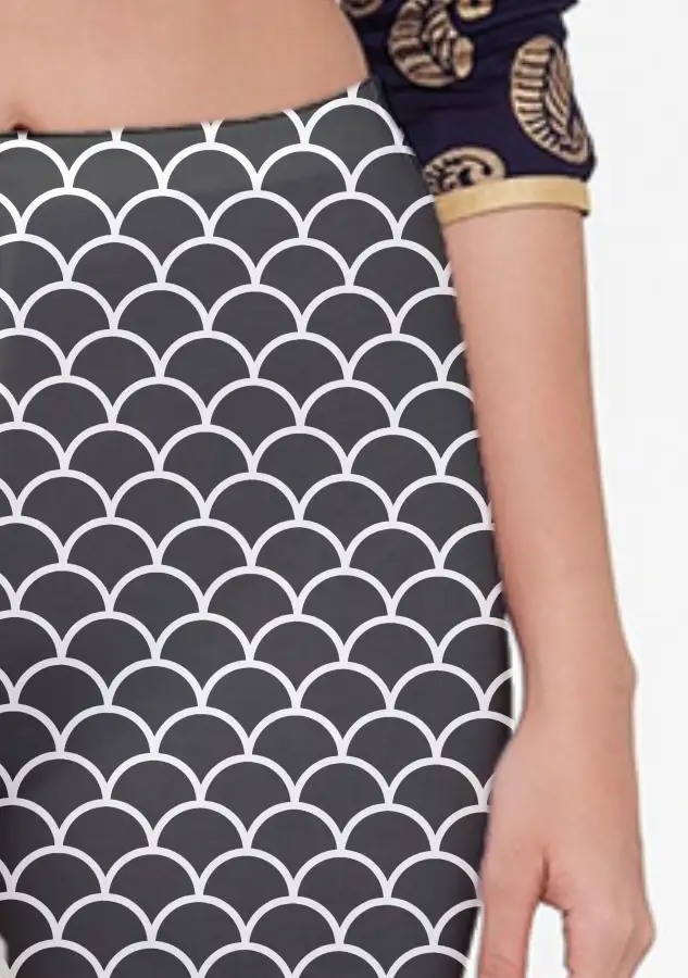 Shell Prints Black Women Capri Leggings Pant - Image 2