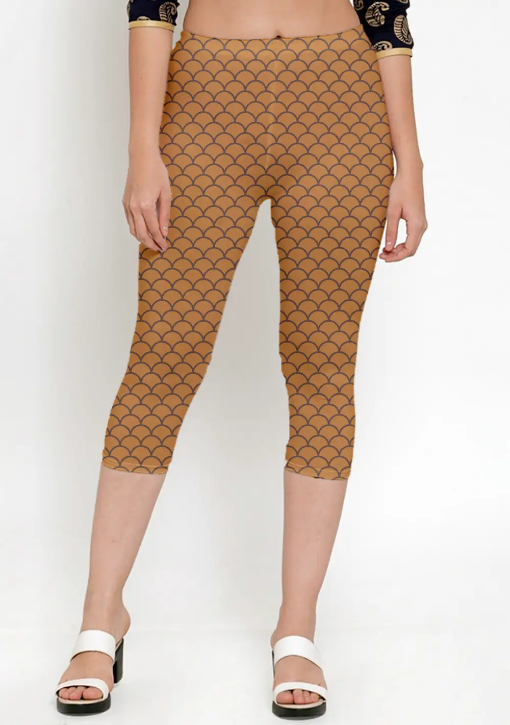 Shells Prints Brown Women Capri Leggings Pant - Image 3