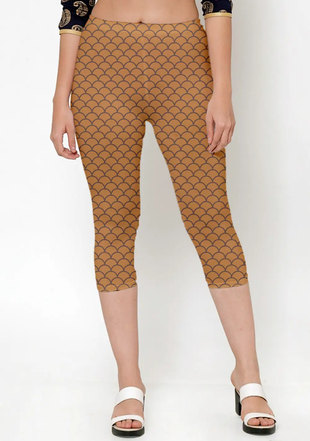 Shells Prints Brown Women Capri Leggings Pant