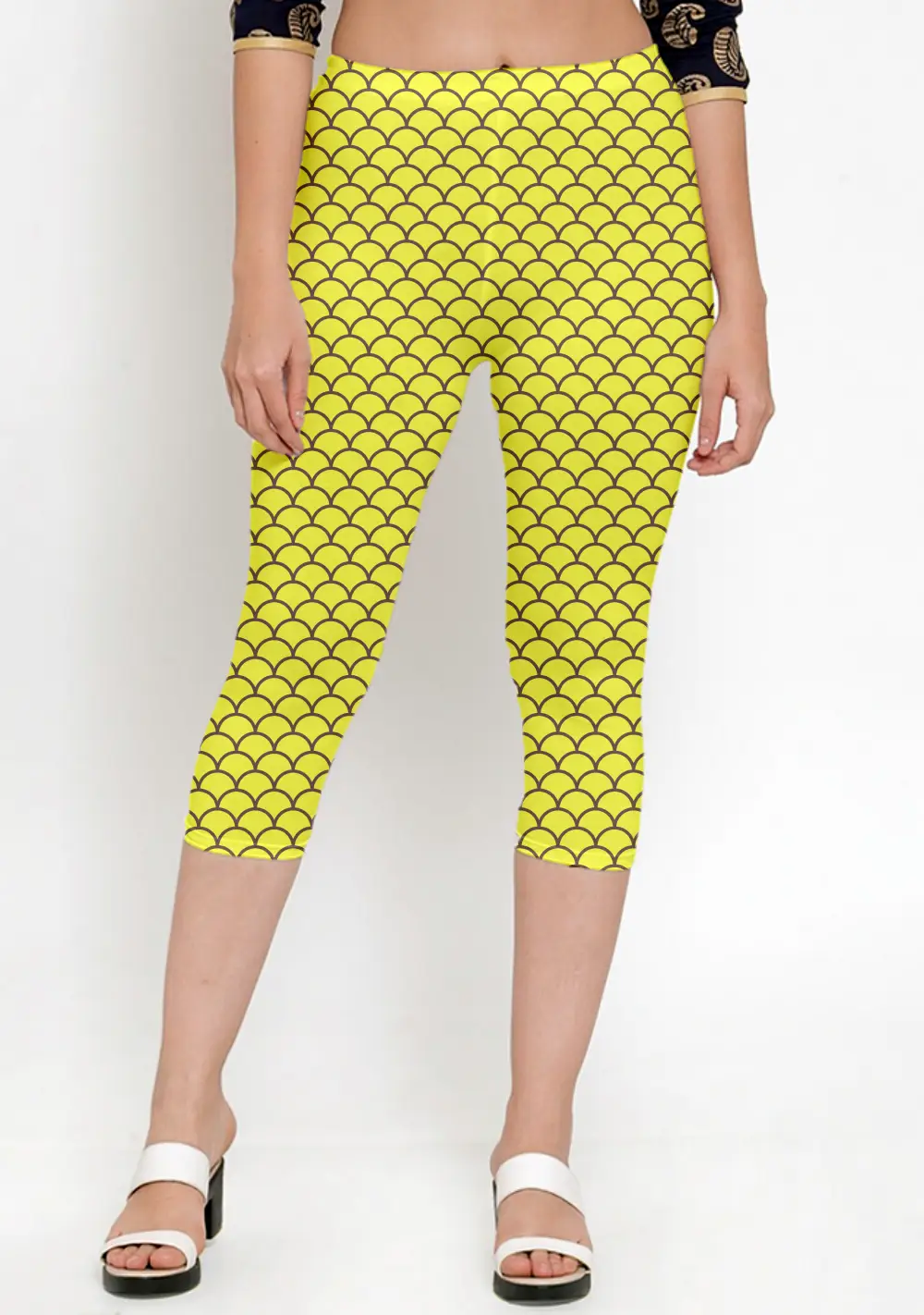 Shells Print Yellow Women Capri Leggings Pant
