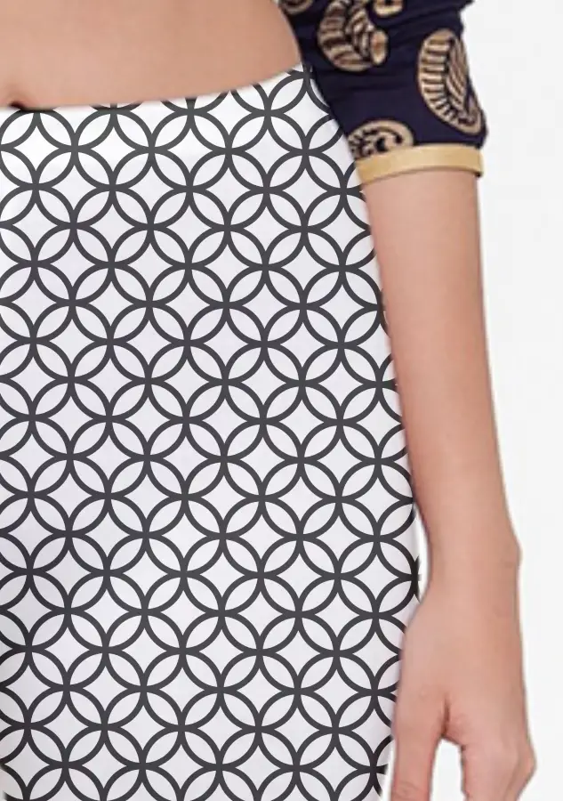 Jali Print Black Women Capri Leggings Pant - Image 3