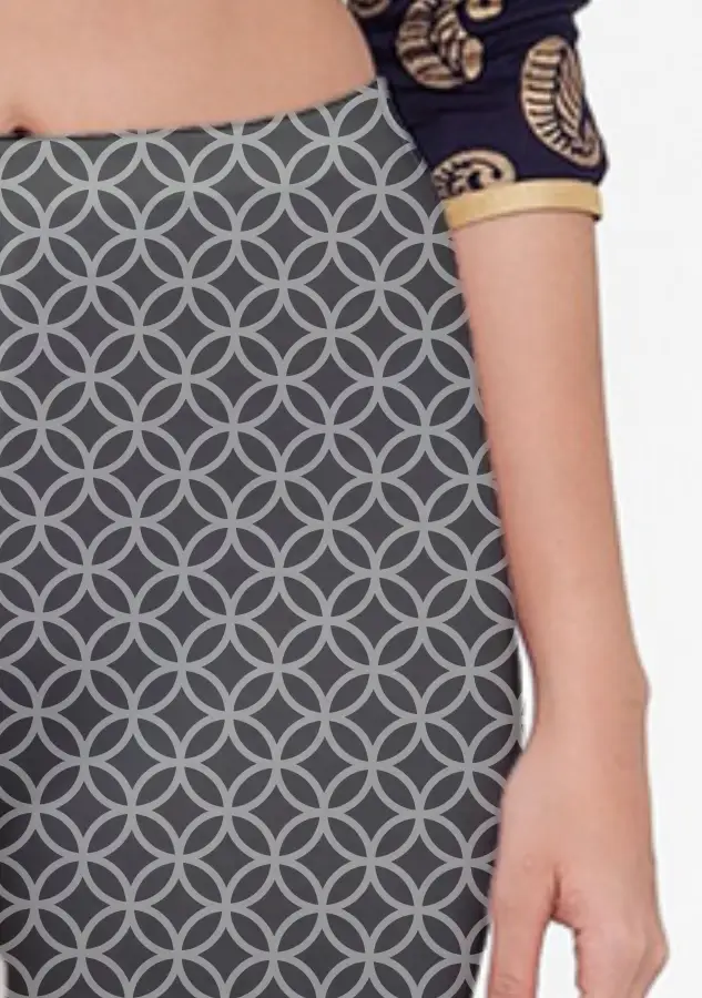 Abstract Print Black Grey  Women Capri Leggings Pant - Image 2