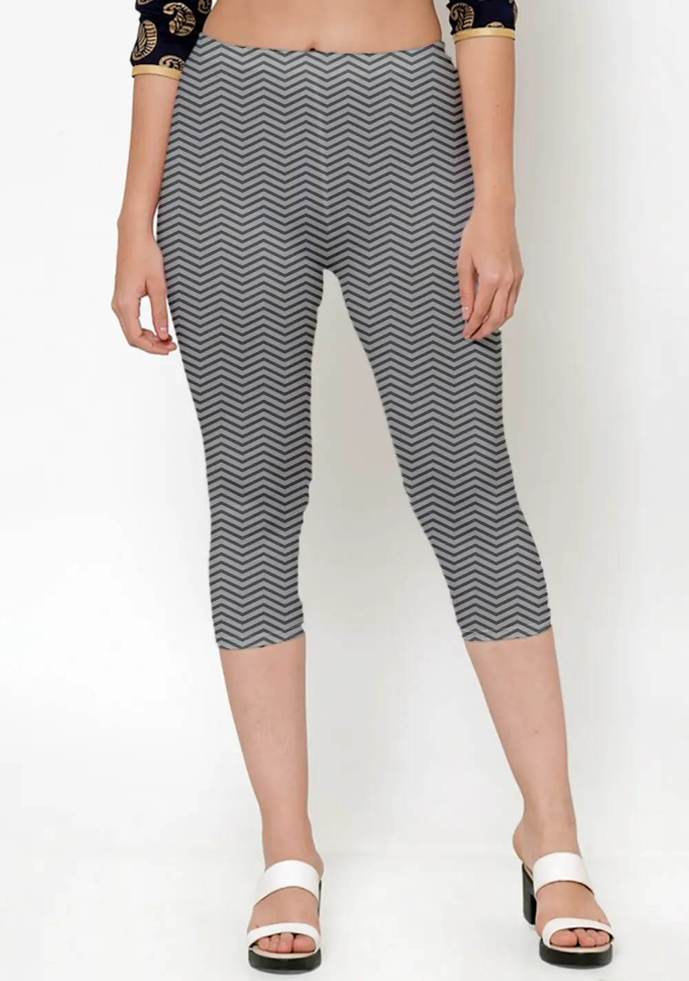 Zigzag Print Grey Women Capri Leggings Pant