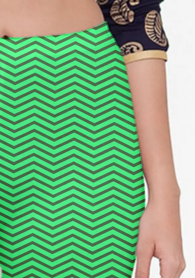 Zigzag Print Green Women Capri Leggings Pant - Image 3