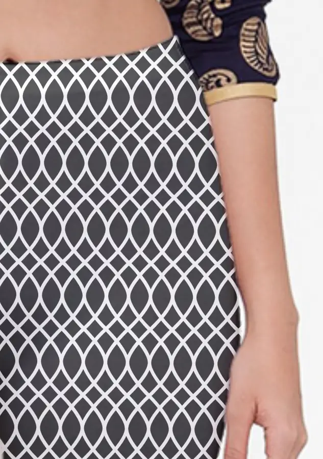 Stretchable Premium Elastane Lycra Black Women Capri Leggings Pant - Image 3