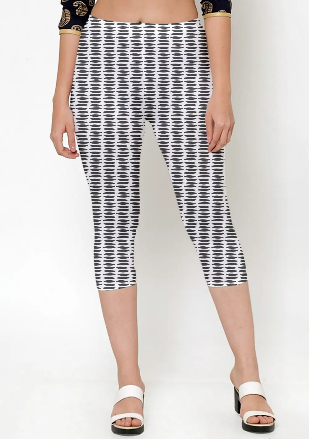 Pebbles Print White Women Capri Leggings Pant - Image 3