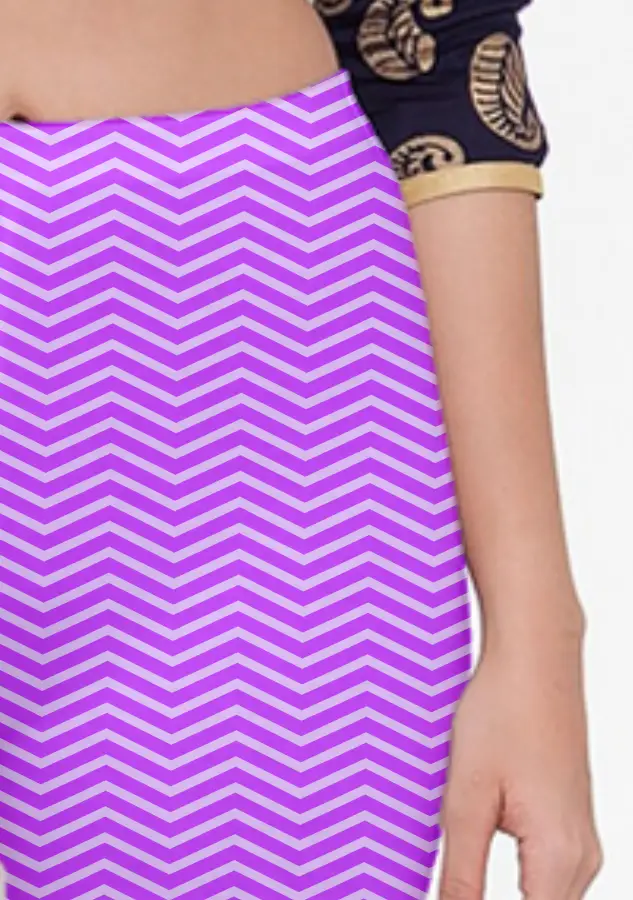 Zigzag Print Lavender Women Capri Leggings Pant - Image 3