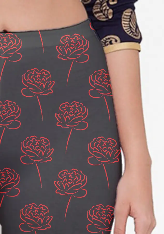 Roses Black Women Capri Leggings Pant - Image 2