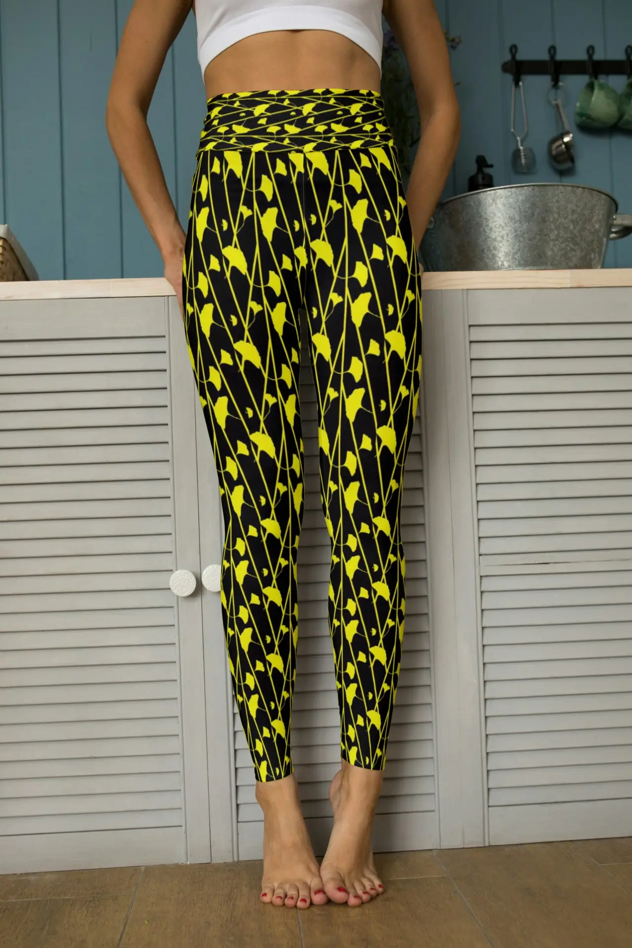 Black Yellow Floral Printed Women Sports Tights And Bra Set - Image 3