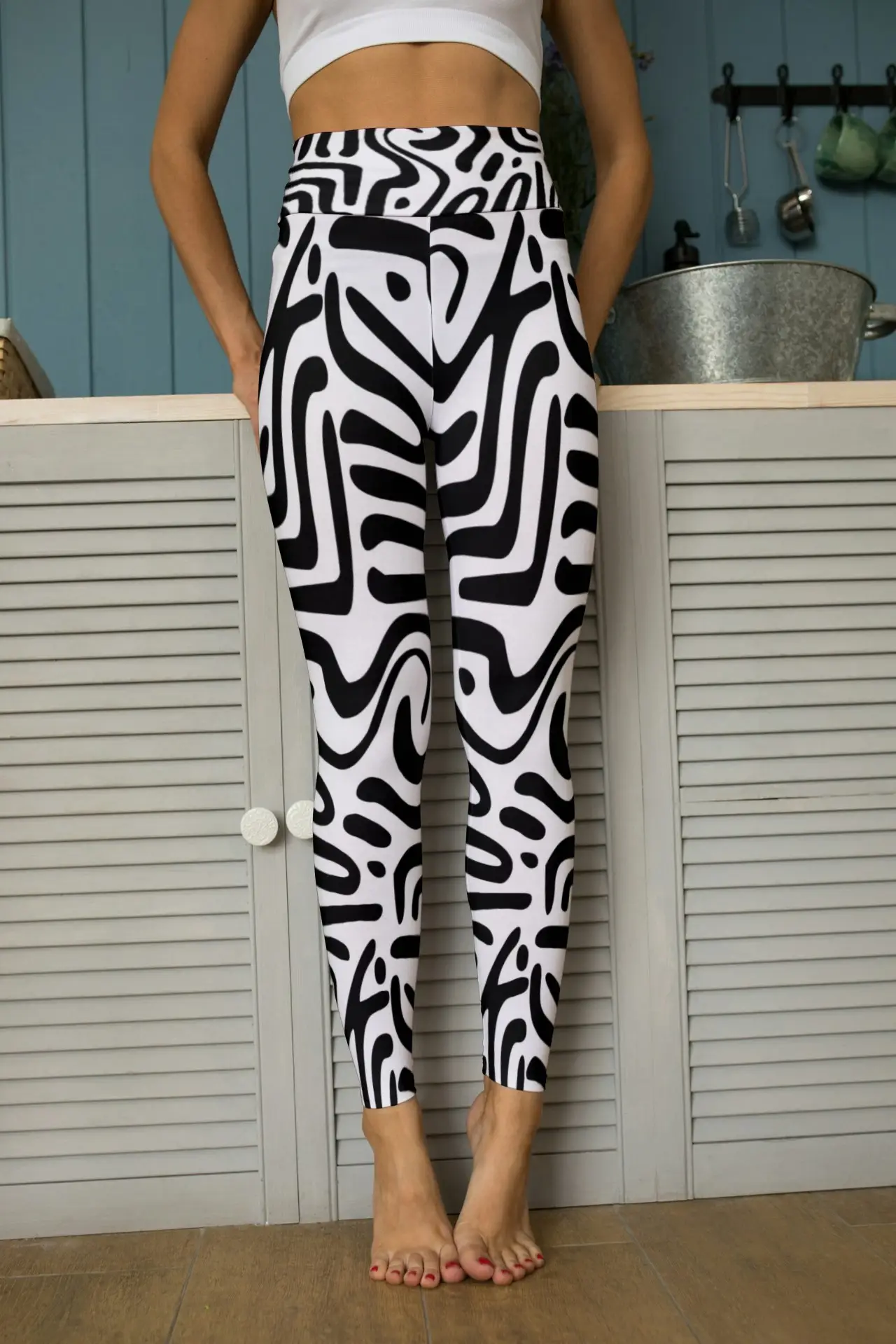 Striped White Women Sports Tights And Bra Set - Image 2