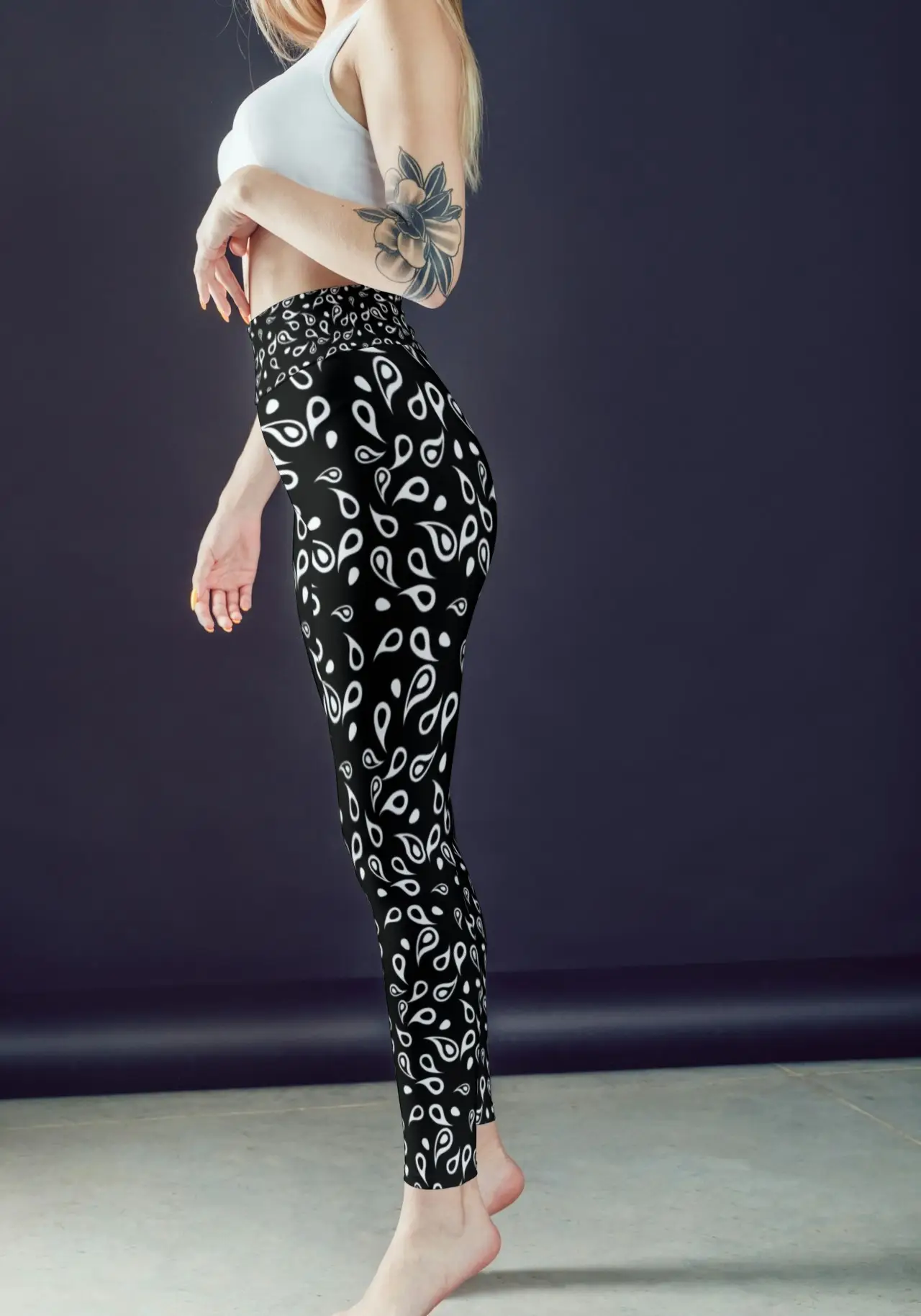 Paisley Print Women Sports Tights And Bra Set - Image 2