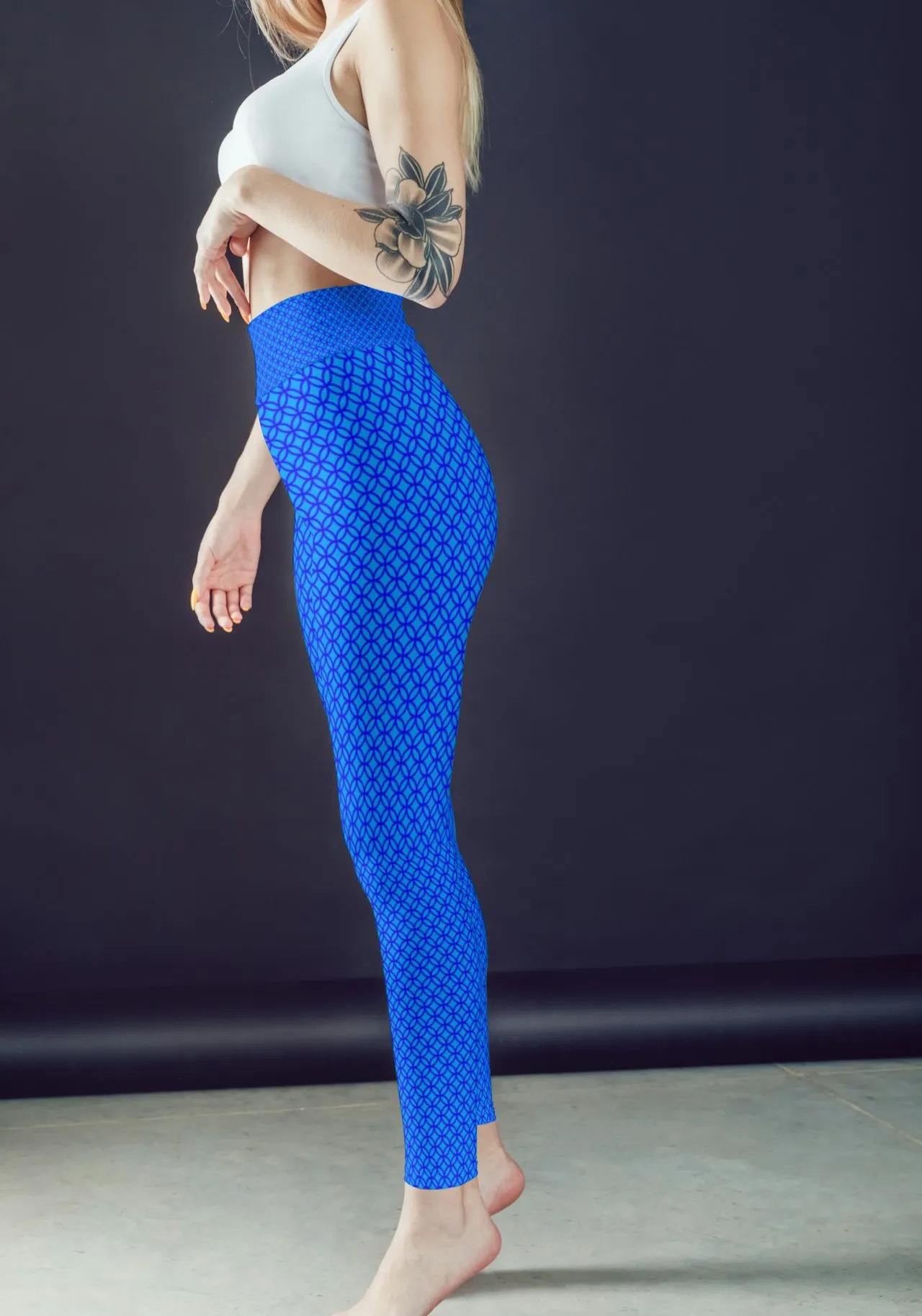 Jali Print Blue Women Sports Tights And Bra Set - Image 2