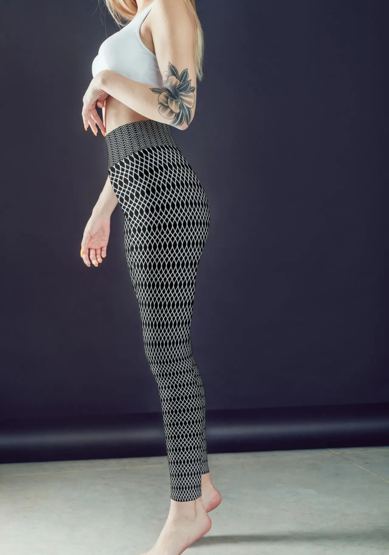 Stretchable Premium Elastane Lycra Black Women Sports Tights And Bra Set - Image 2