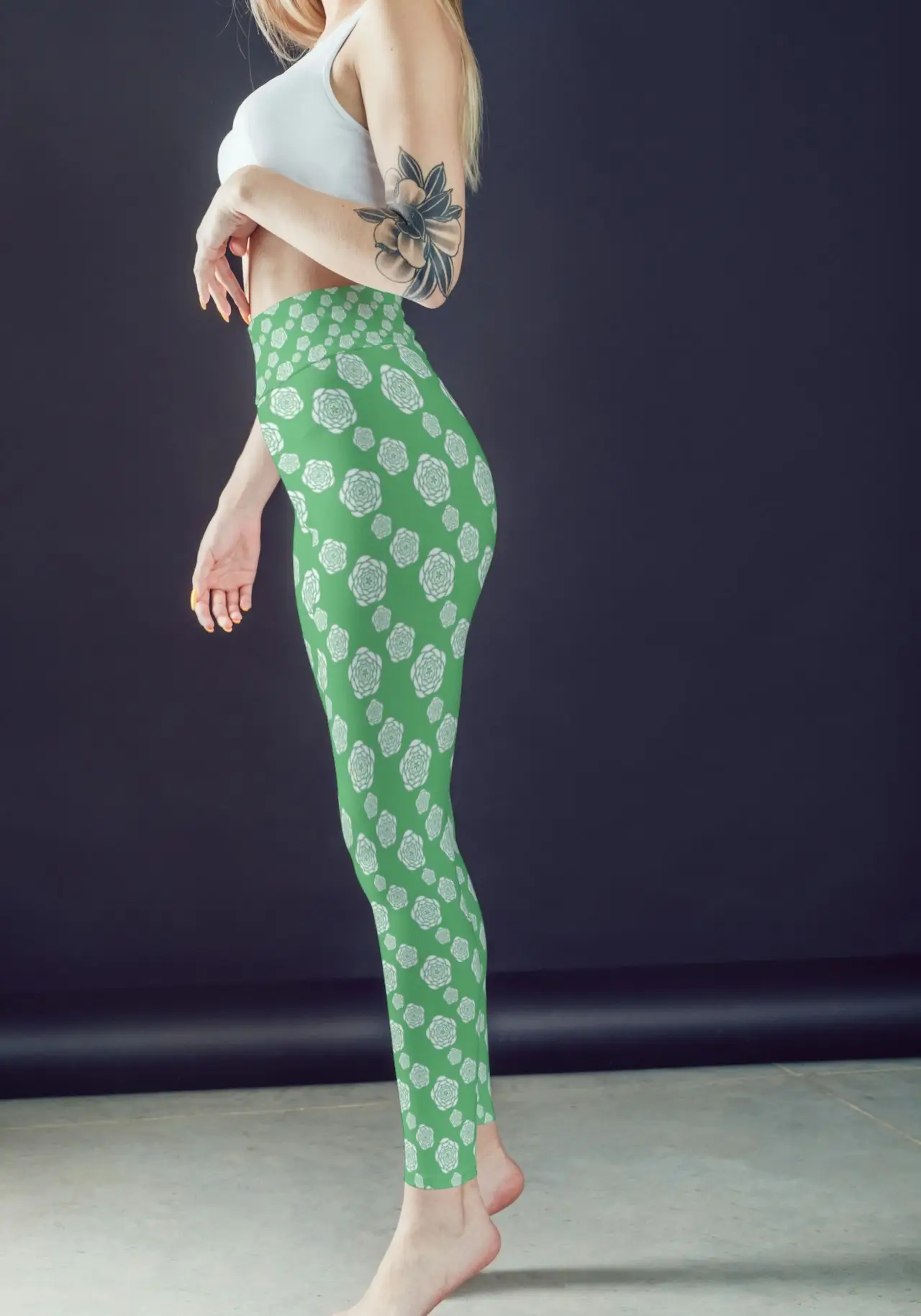 Floral Printed Parrot Green Women Sports Tights And Bra Set - Image 2