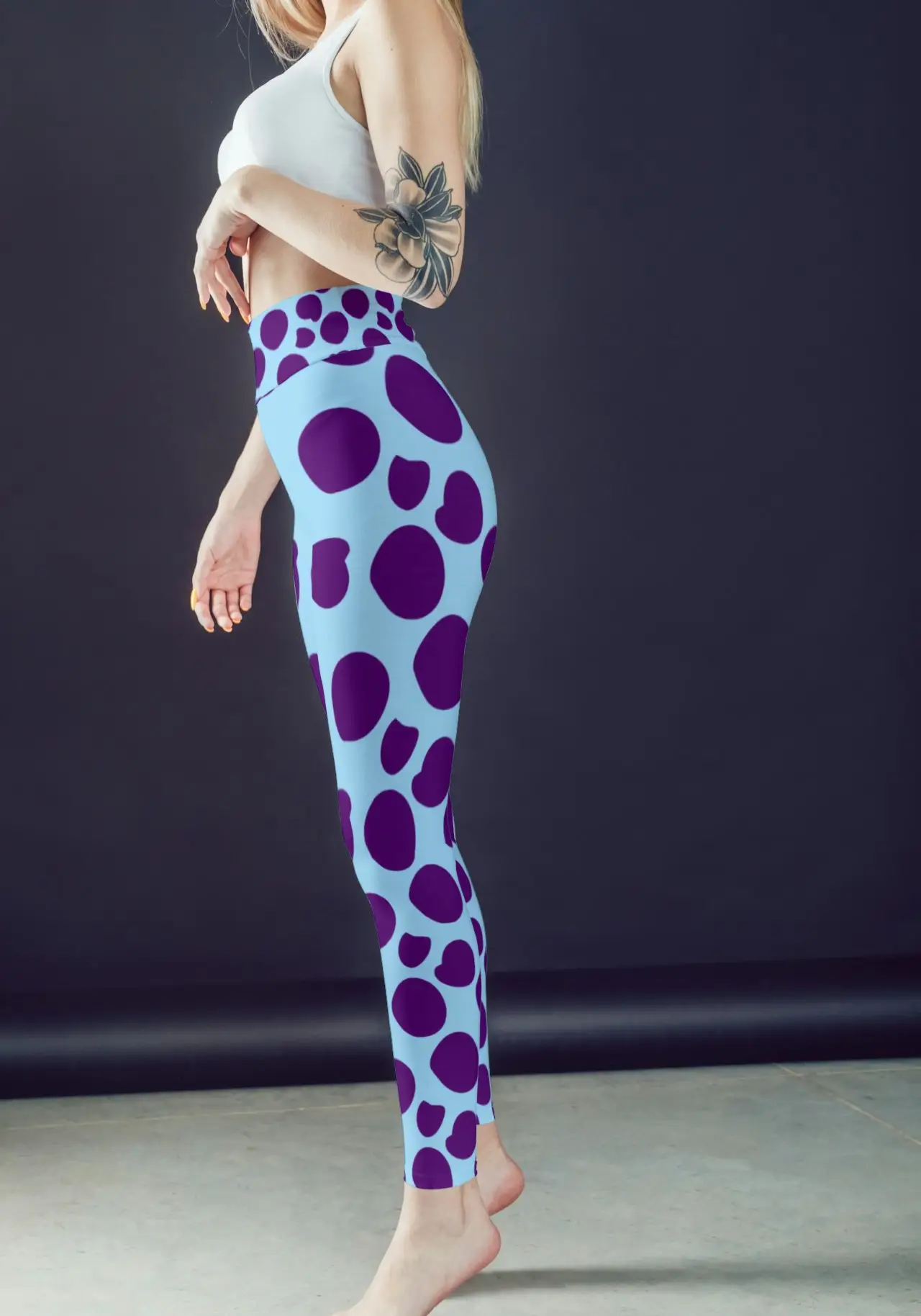 Big Polka Dots Women Sports Tights And Bra Set - Image 2