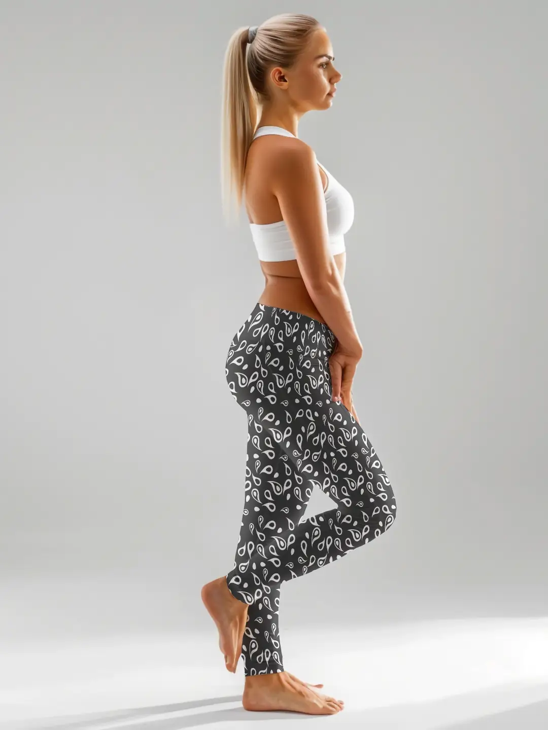 Paisley Print Women Leggings - Image 4